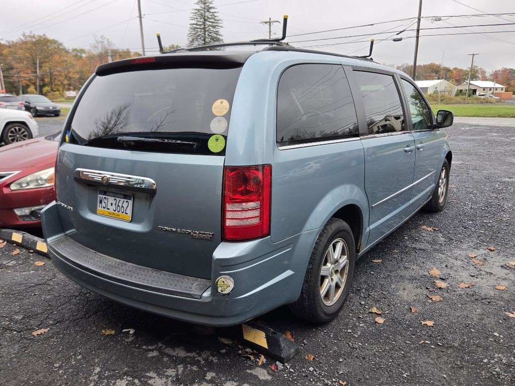 Photo 3 of this CHRYSLER TOWN & COUNTRY