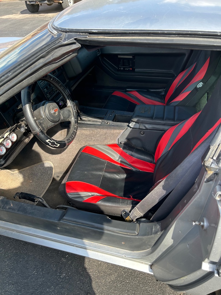 Photo 5 of this CHEVROLET CORVETTE