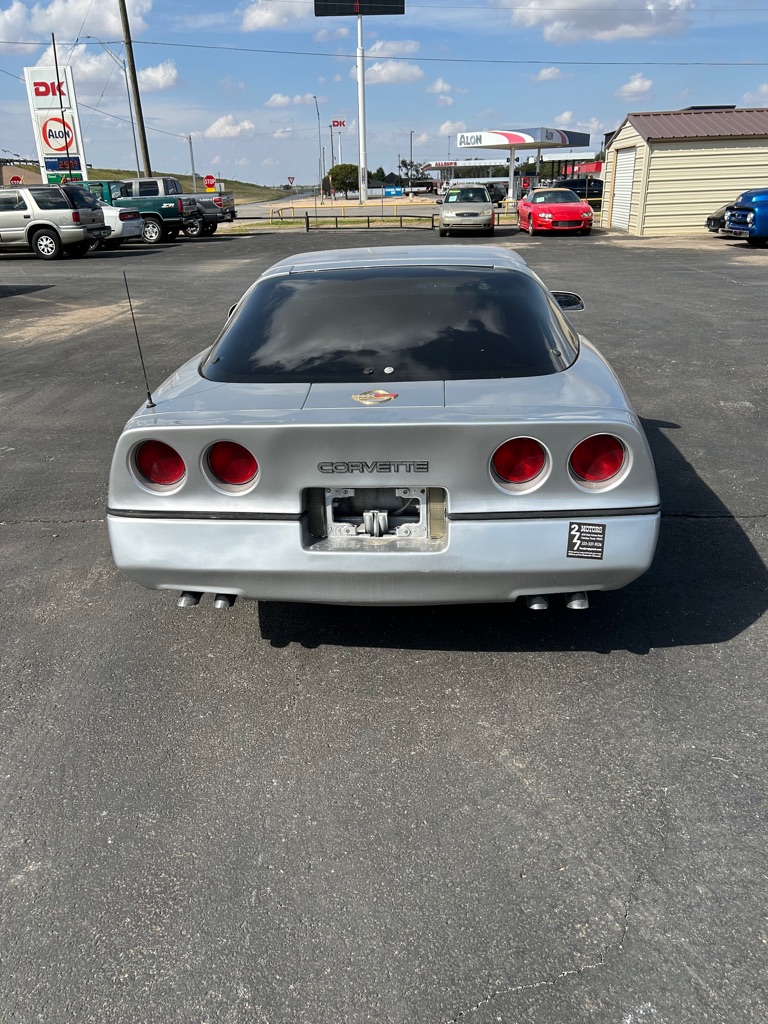Photo 4 of this CHEVROLET CORVETTE