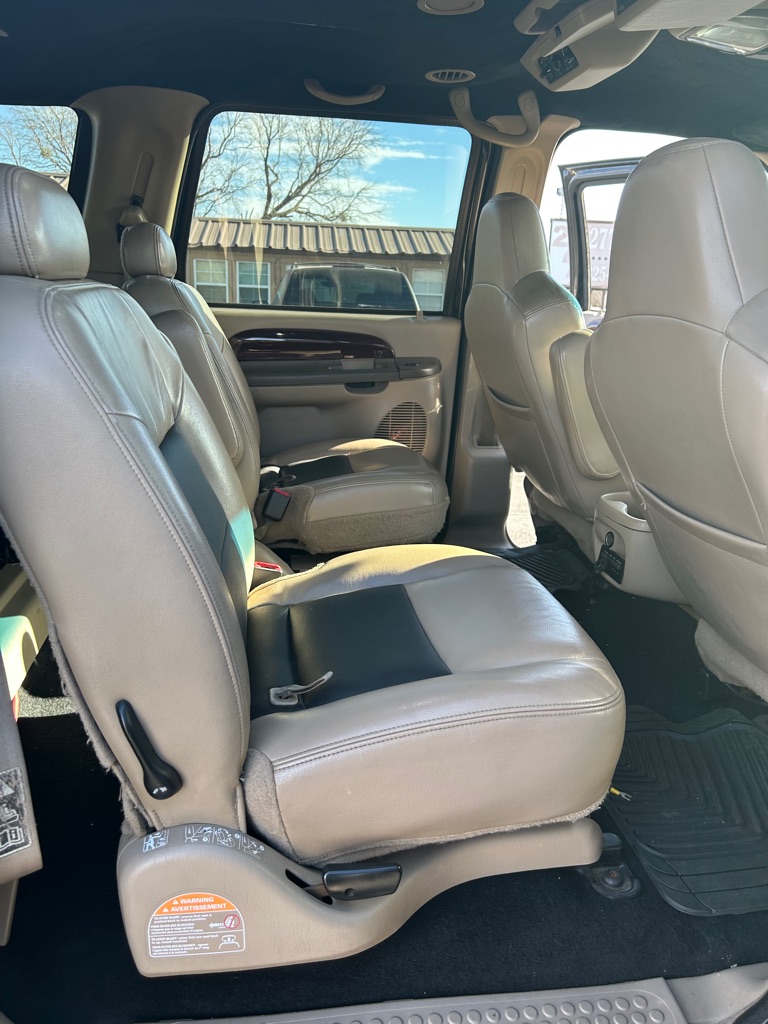Photo 10 of this FORD EXCURSION