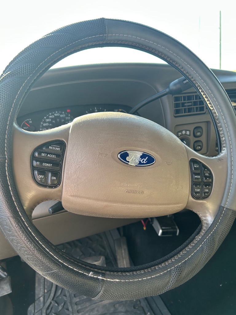 Photo 14 of this FORD EXCURSION