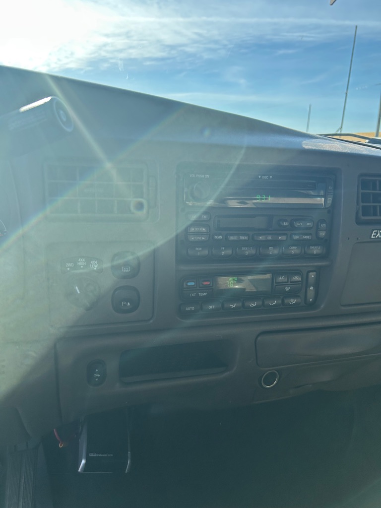 Photo 13 of this FORD EXCURSION