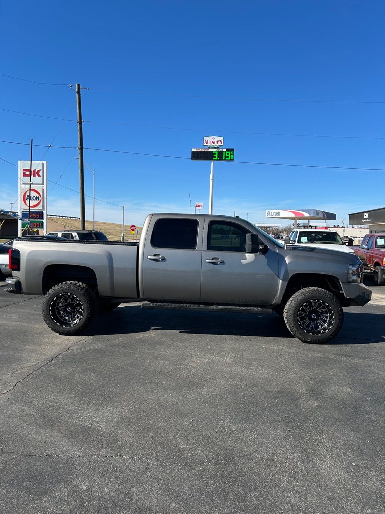 Photo 3 of this CHEVROLET SILVERADO 2500