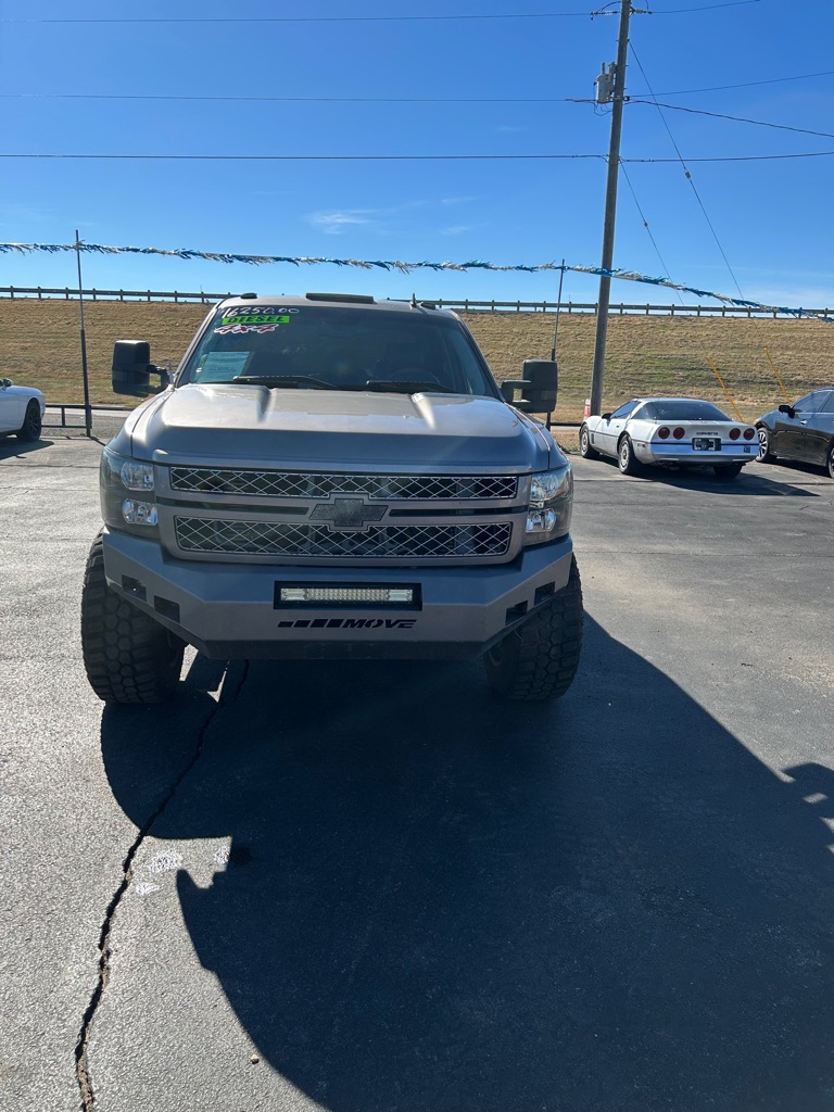 Photo 2 of this CHEVROLET SILVERADO 2500