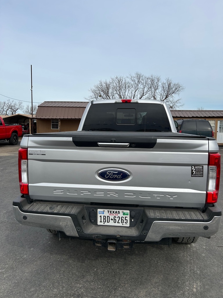 Photo 4 of this FORD F250