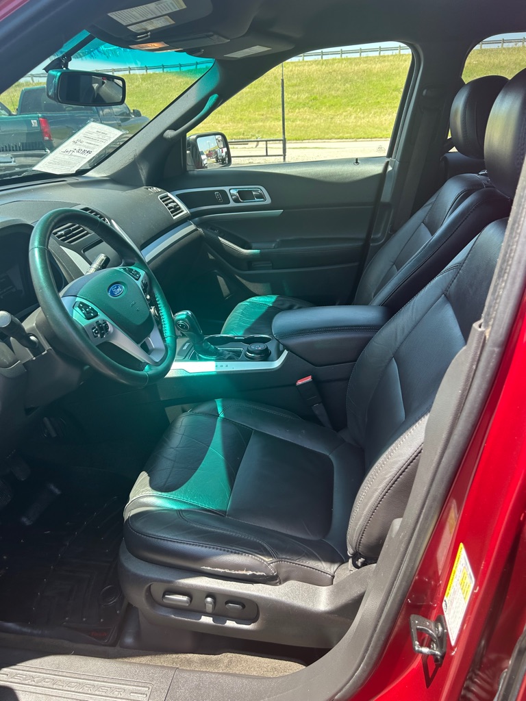 Photo 5 of this FORD EXPLORER