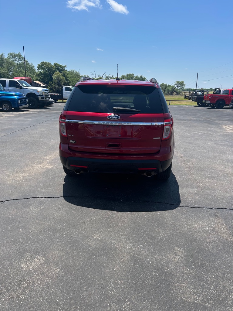 Photo 4 of this FORD EXPLORER