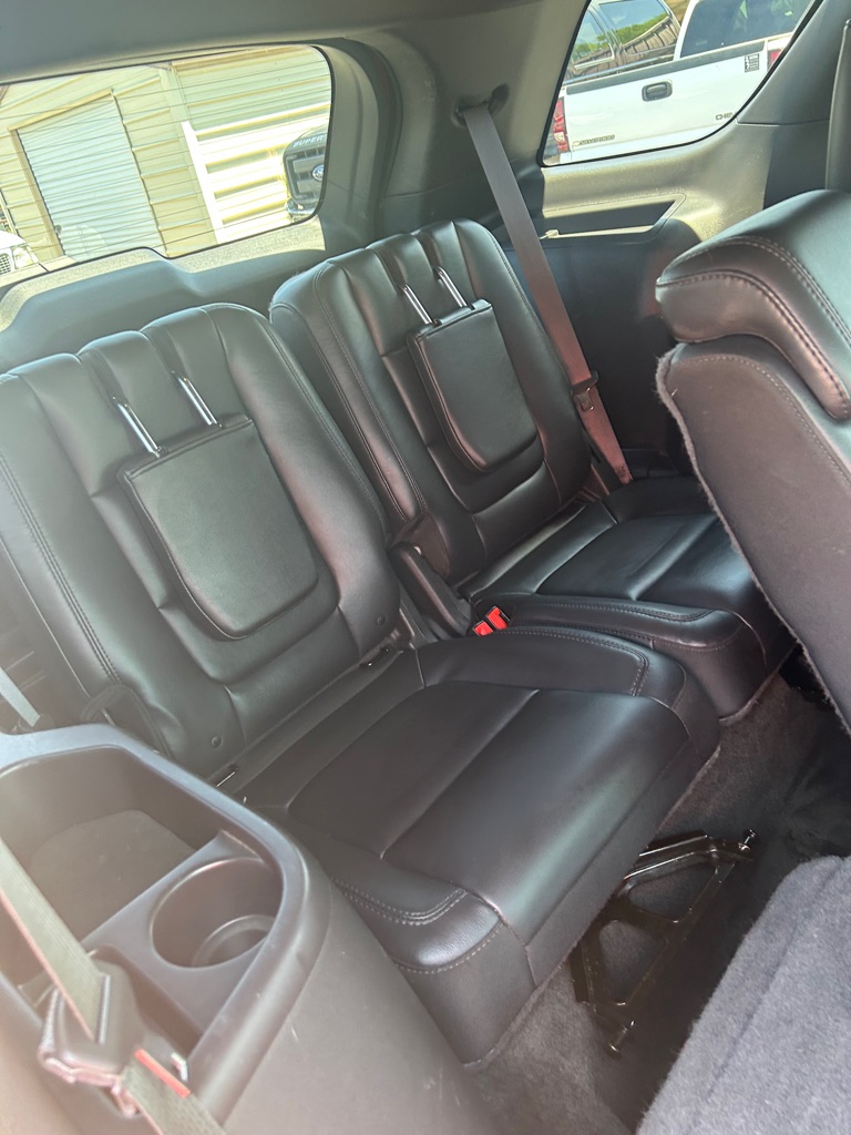 Photo 8 of this FORD EXPLORER