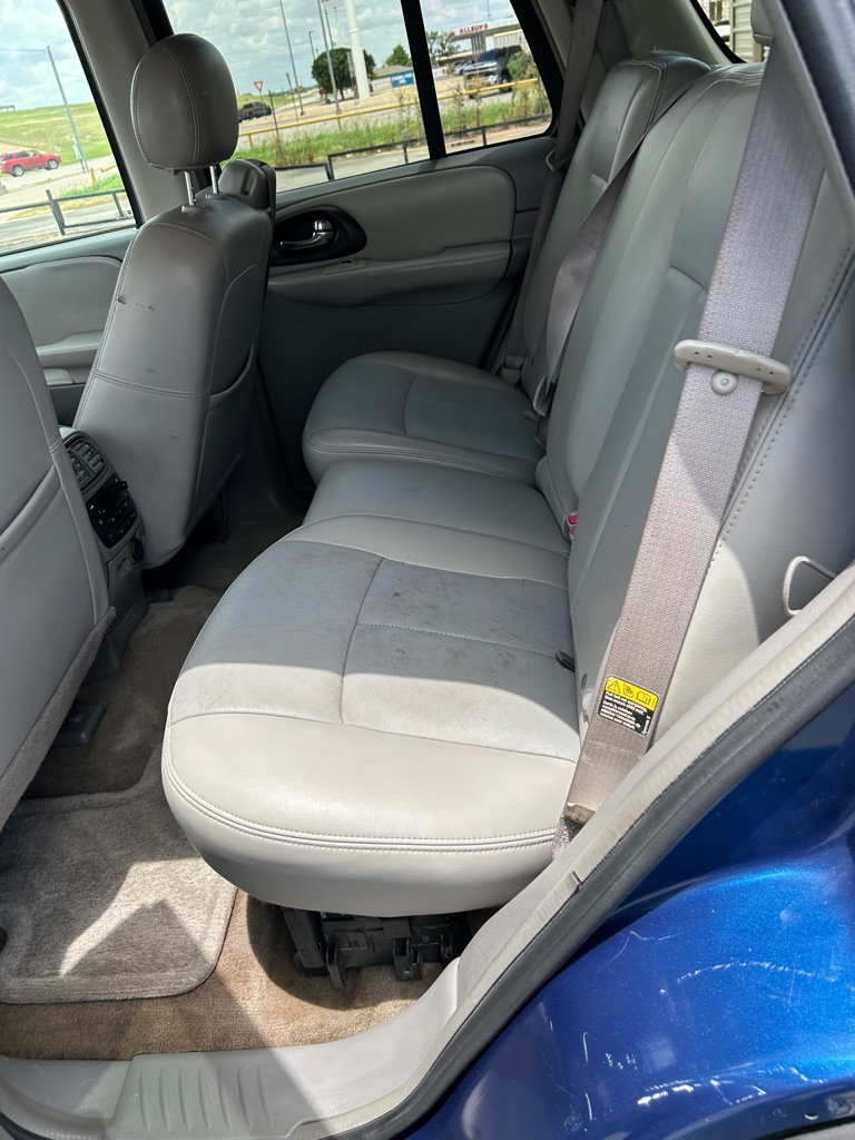 Photo 7 of this CHEVROLET TRAILBLAZER
