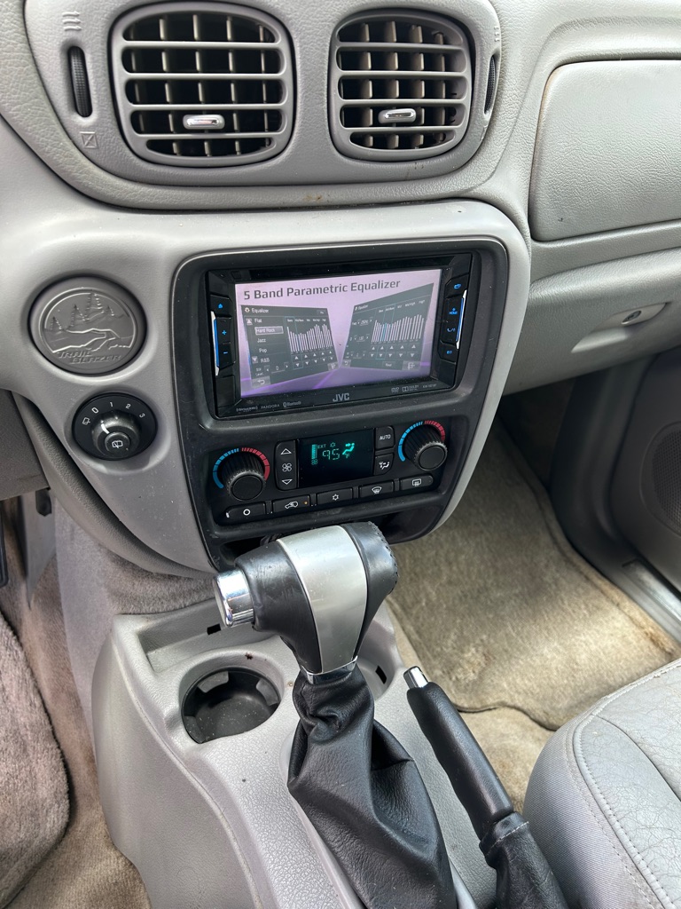 Photo 11 of this CHEVROLET TRAILBLAZER