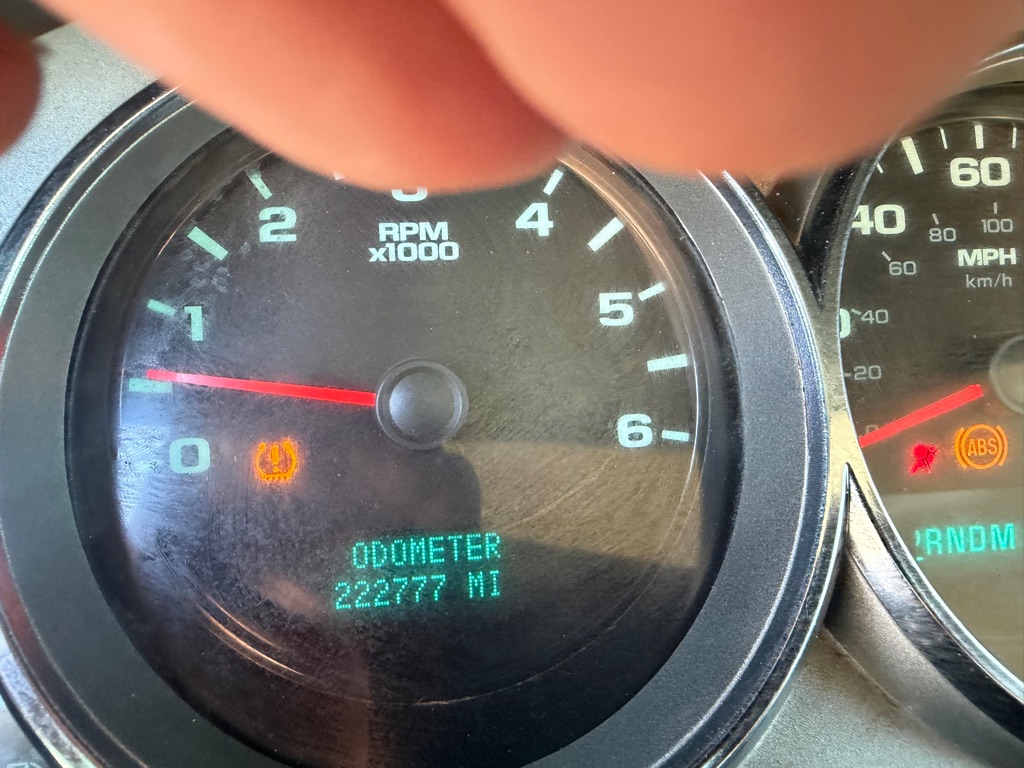 Photo 13 of this CHEVROLET SILVERADO 2500