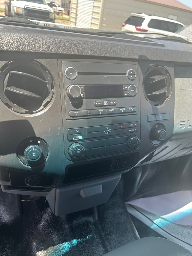 Photo 11 of this FORD F350