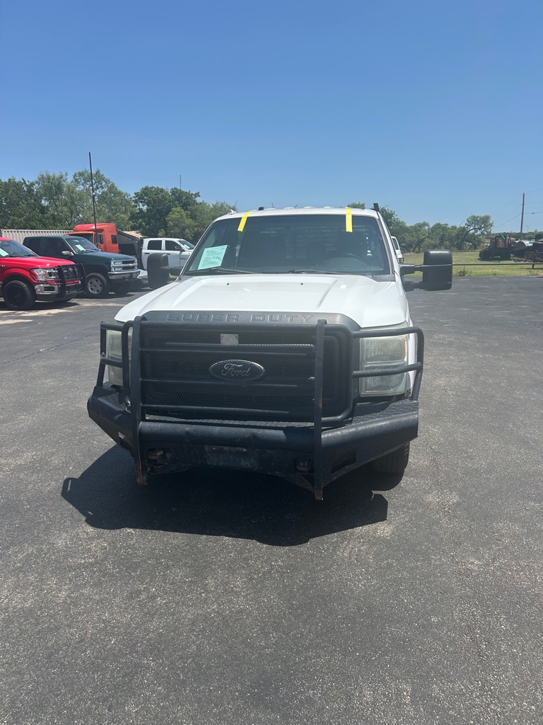 Photo 2 of this FORD F350