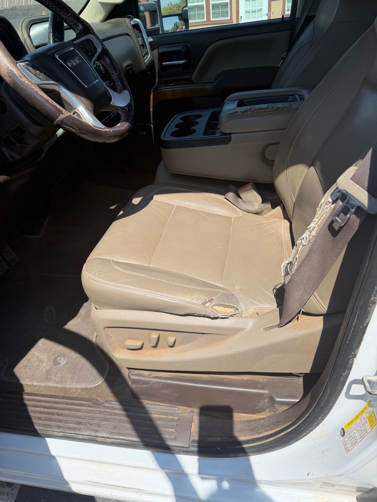 Photo 10 of this GMC SIERRA