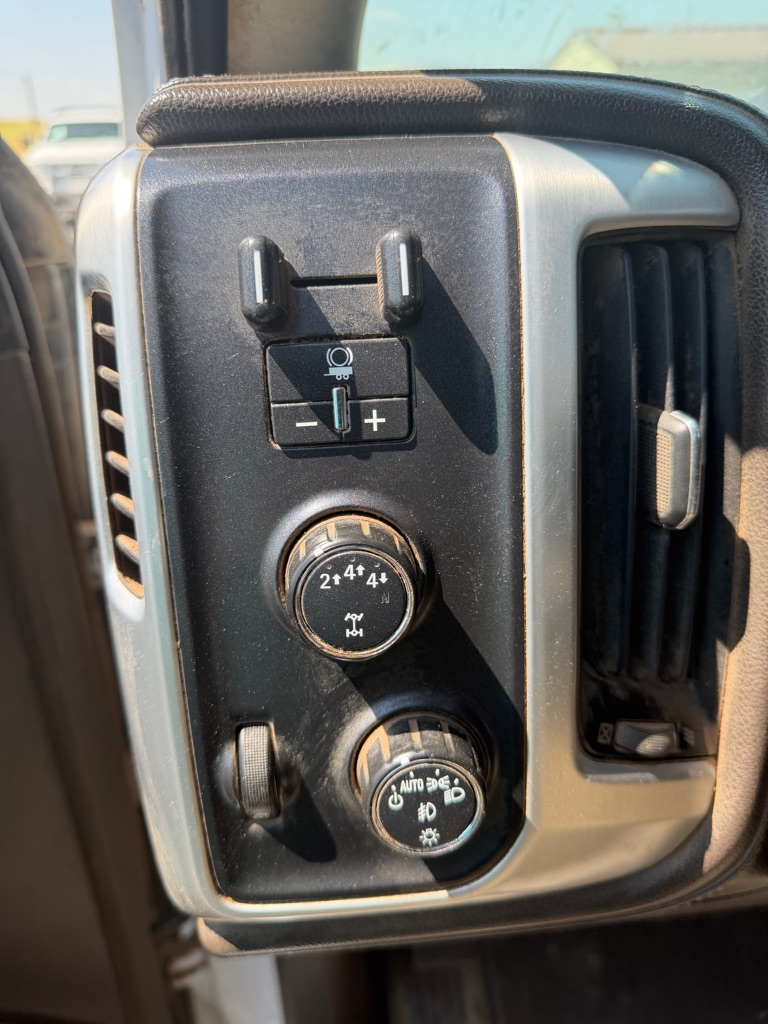 Photo 6 of this GMC SIERRA