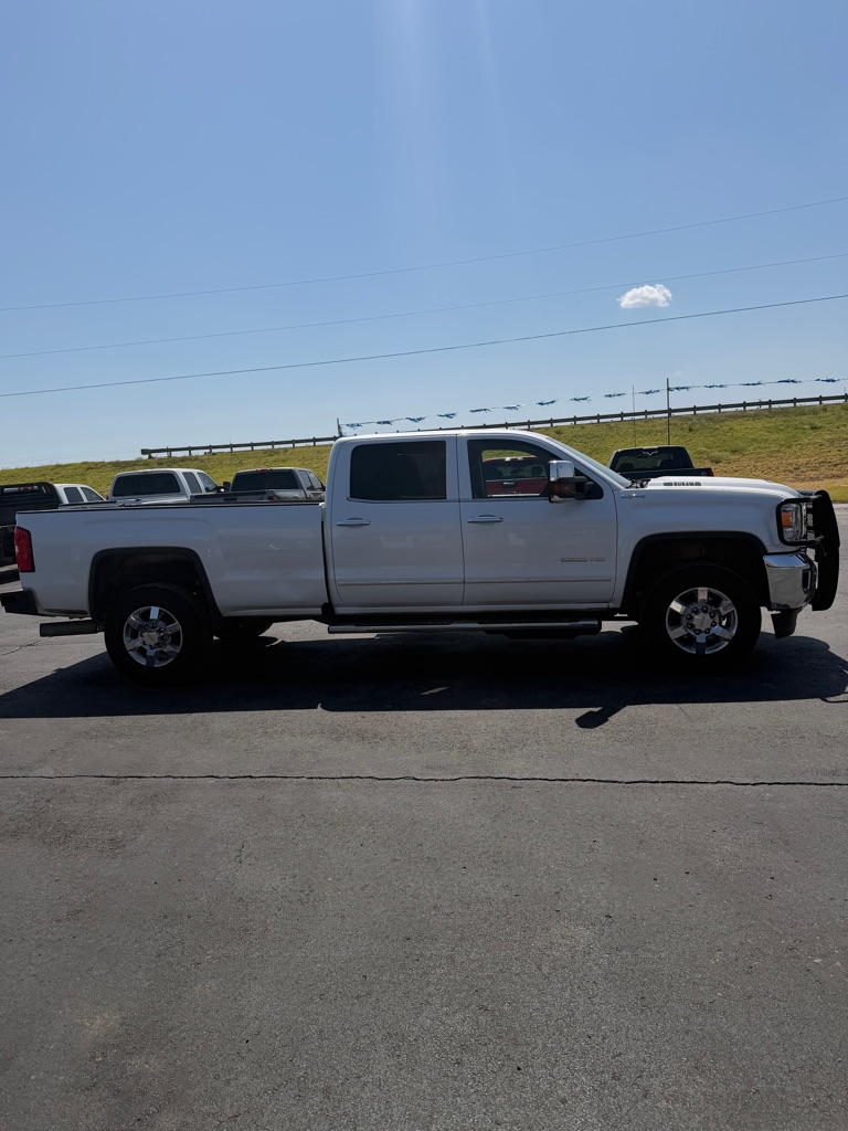 Photo 3 of this GMC SIERRA