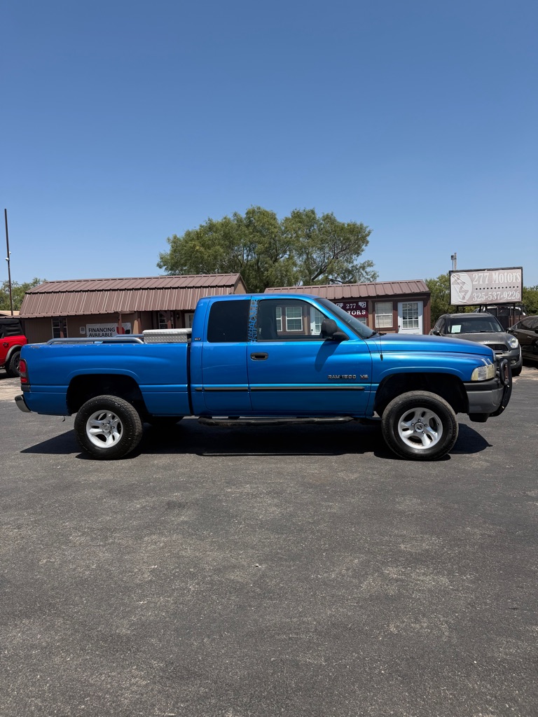 Photo 3 of this DODGE RAM 1500