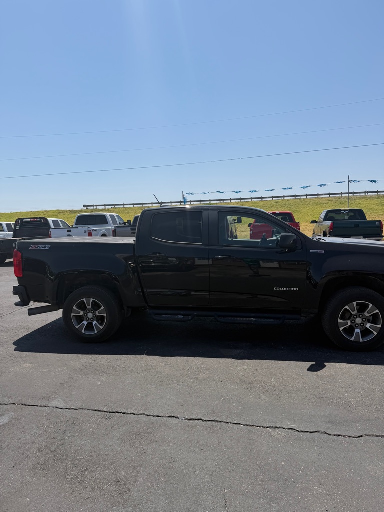 Photo 12 of this CHEVROLET COLORADO