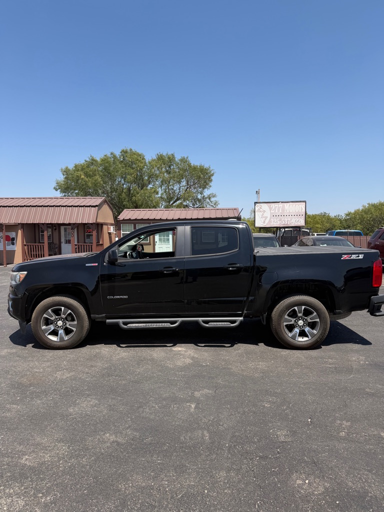 Photo 3 of this CHEVROLET COLORADO