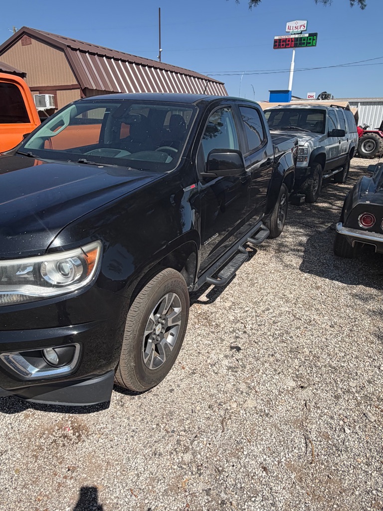 Photo 2 of this CHEVROLET COLORADO