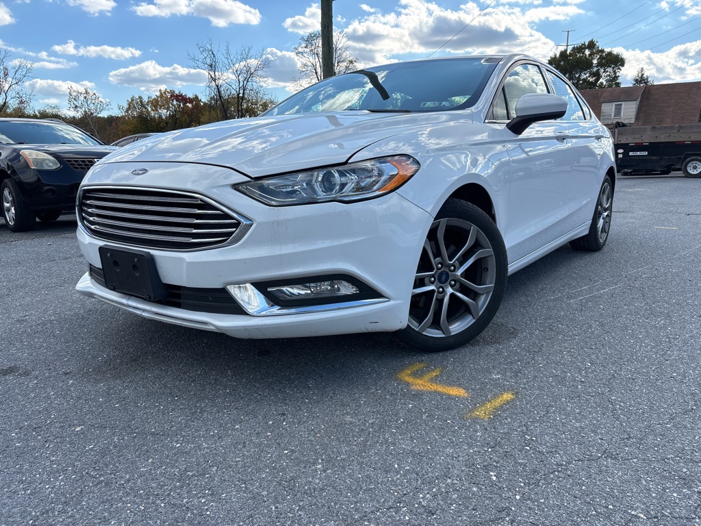 2017 Ford Fusion SE photo 2