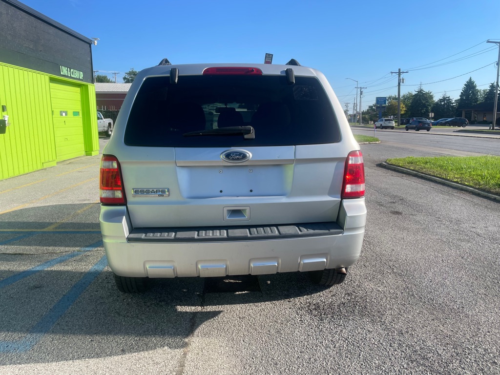 Photo 7 of this FORD ESCAPE