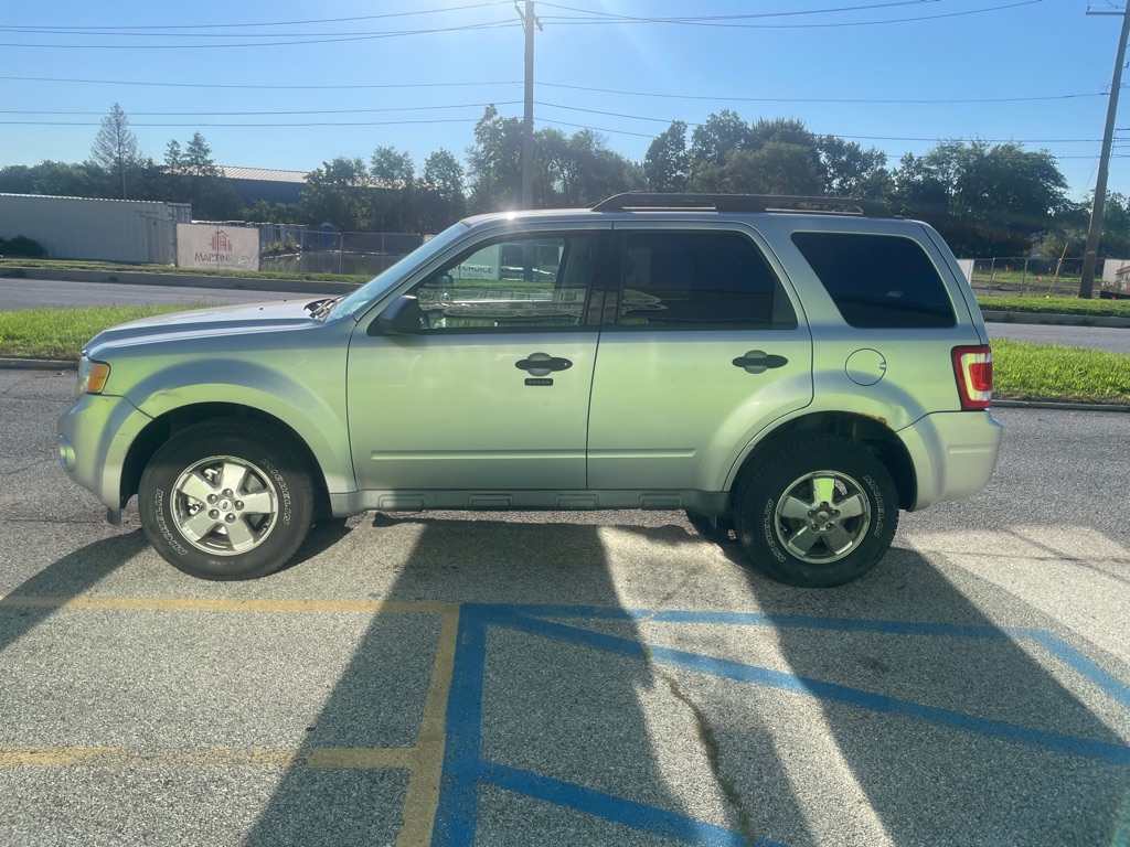 Photo 5 of this FORD ESCAPE