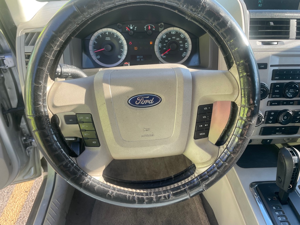 Photo 12 of this FORD ESCAPE