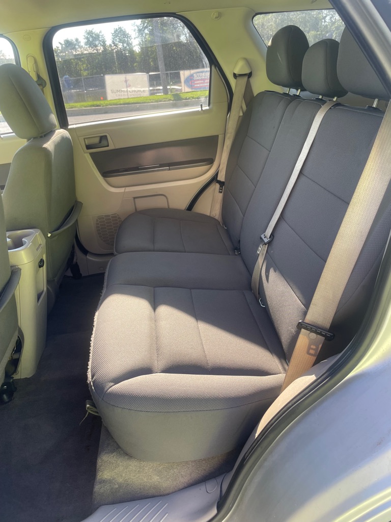 Photo 10 of this FORD ESCAPE