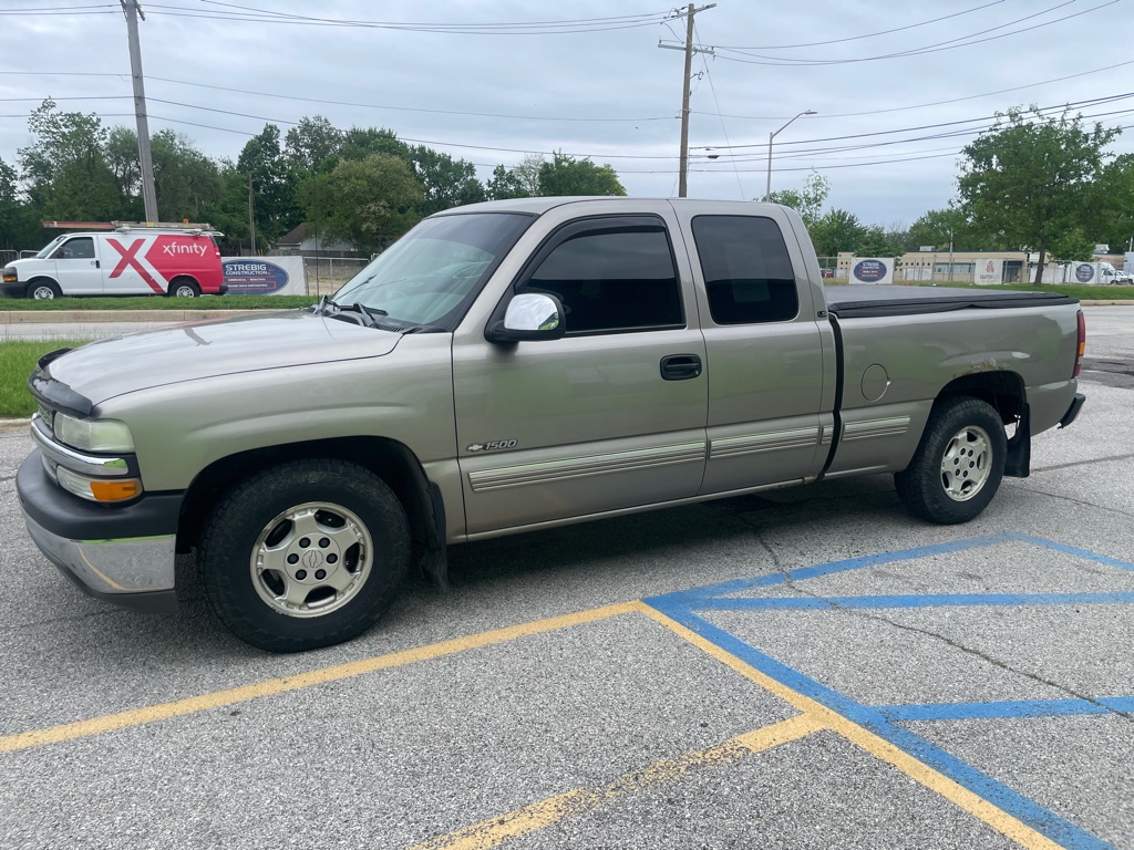Photo 4 of this CHEVROLET SILVERADO 1500