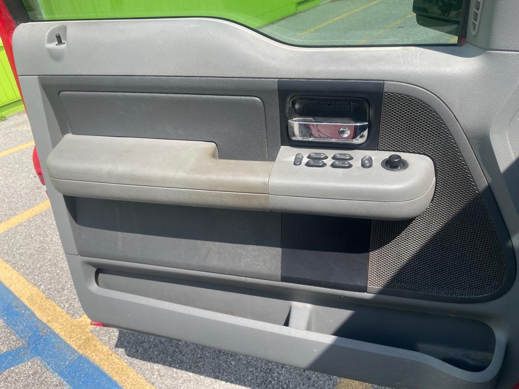 Photo 17 of this FORD F150