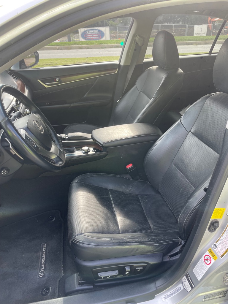Photo 31 of this LEXUS GS