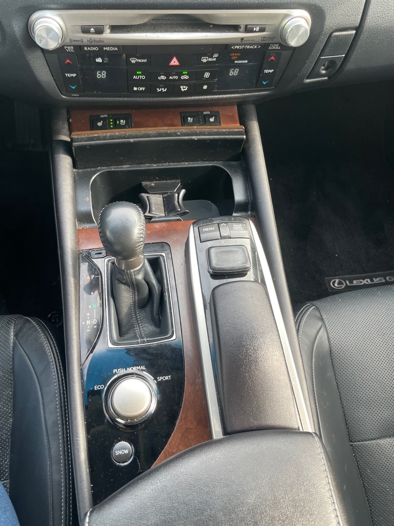 Photo 37 of this LEXUS GS