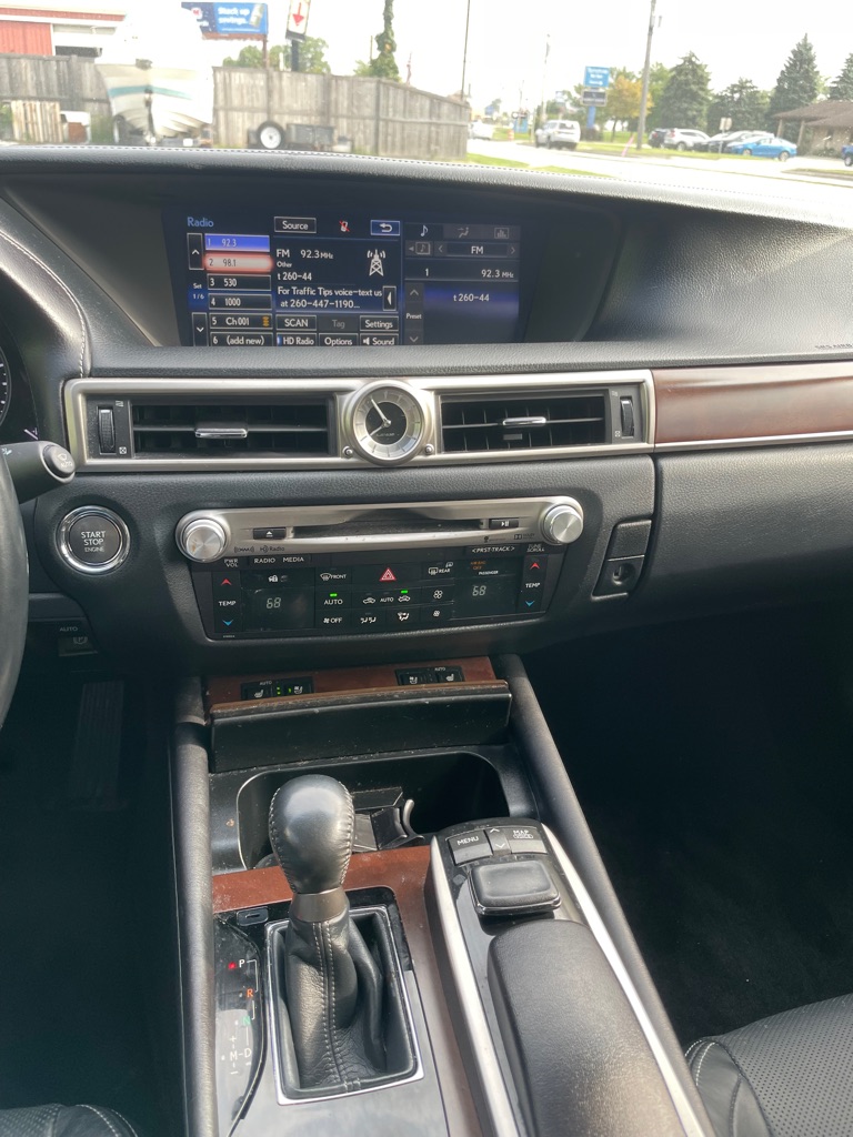 Photo 36 of this LEXUS GS