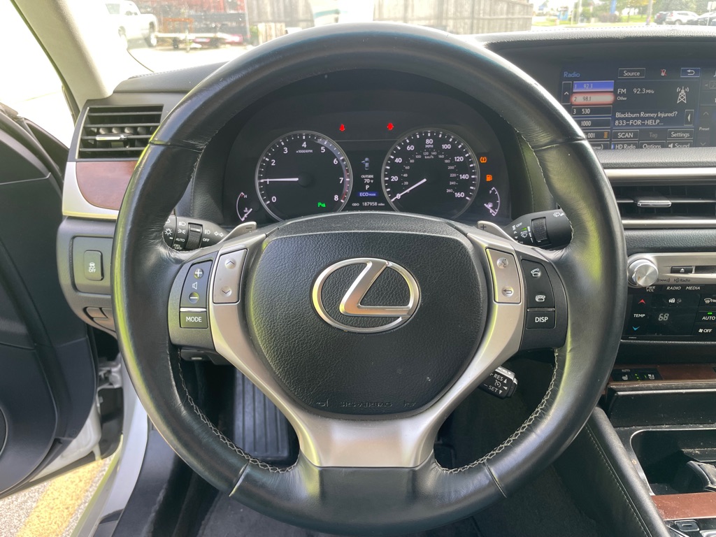 Photo 39 of this LEXUS GS