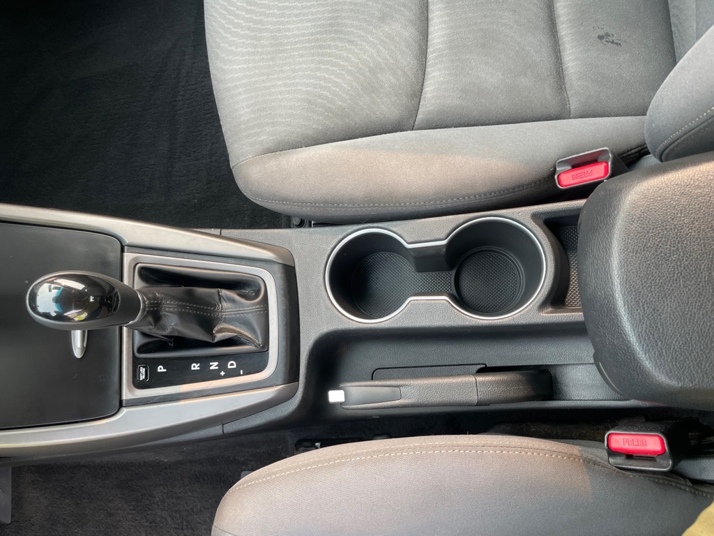 Photo 17 of this HYUNDAI ELANTRA