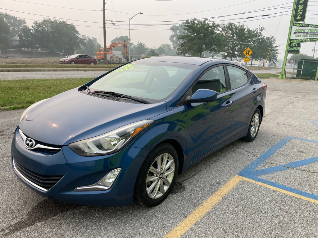 Photo 4 of this HYUNDAI ELANTRA