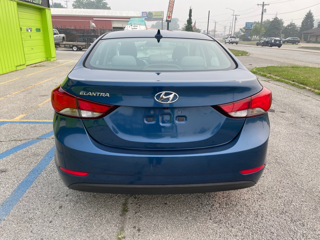 Photo 6 of this HYUNDAI ELANTRA