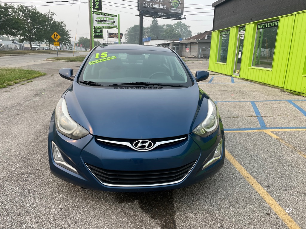 Photo 3 of this HYUNDAI ELANTRA