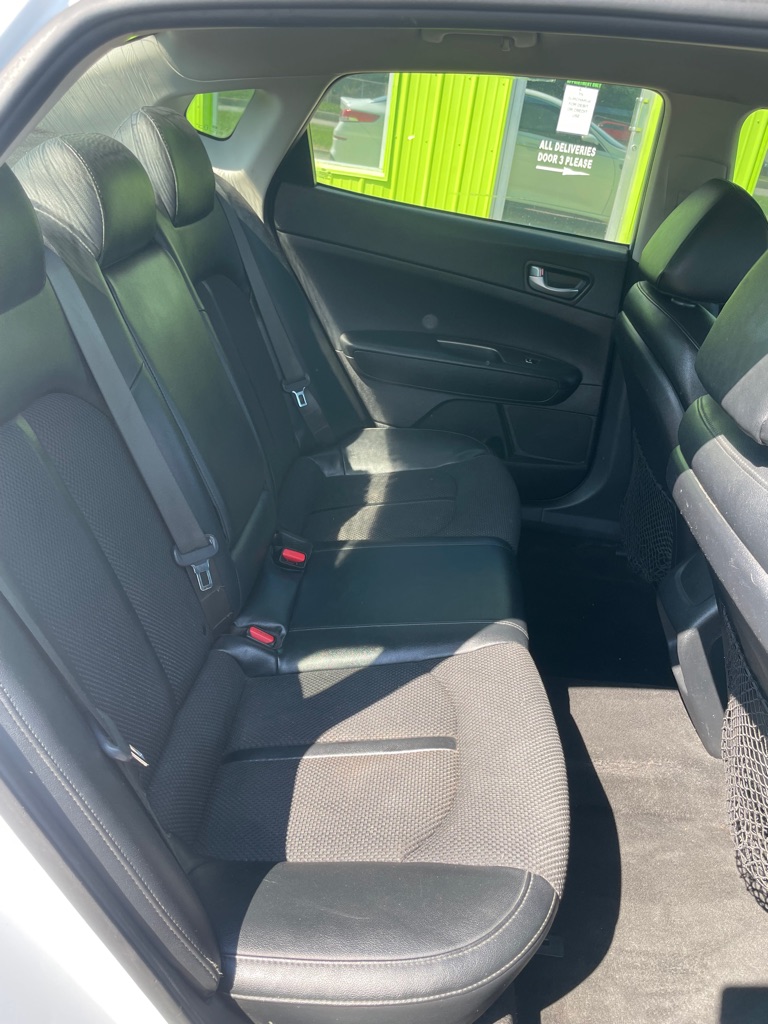 Photo 11 of this KIA OPTIMA
