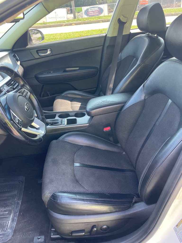 Photo 9 of this KIA OPTIMA