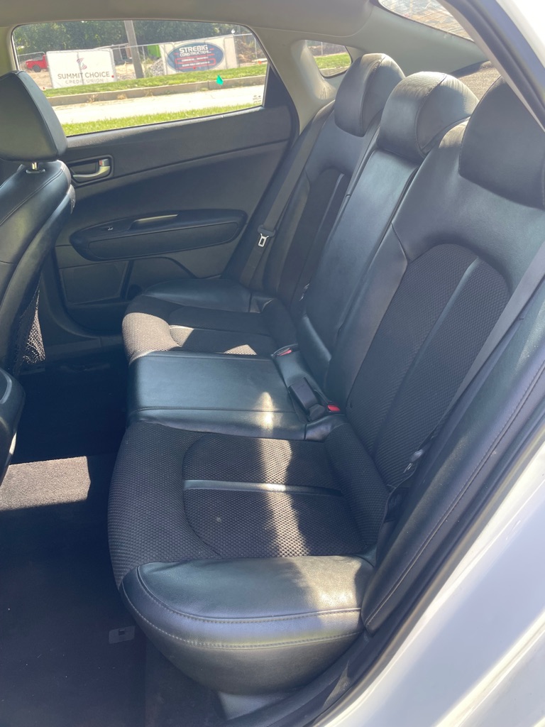 Photo 10 of this KIA OPTIMA