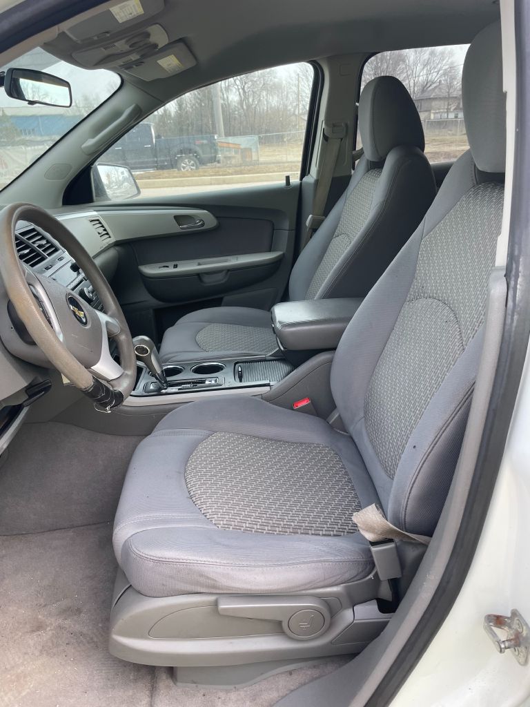 Photo 10 of this CHEVROLET TRAVERSE