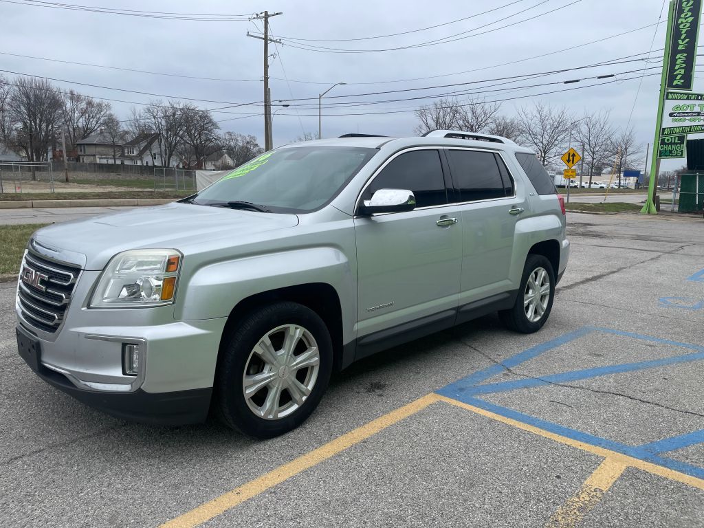 Photo 4 of this GMC TERRAIN