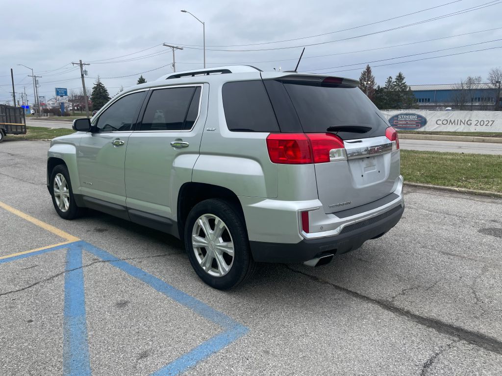 Photo 6 of this GMC TERRAIN
