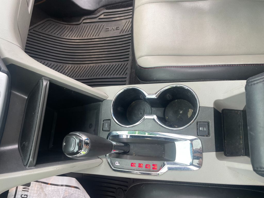 Photo 13 of this GMC TERRAIN