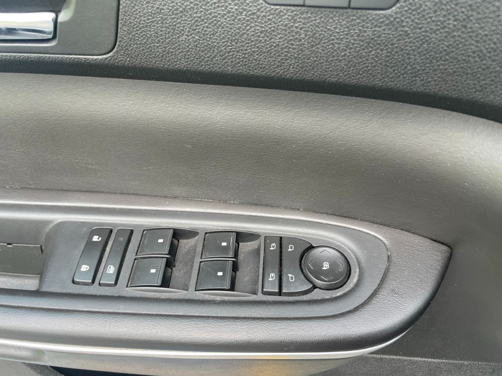 Photo 17 of this GMC ACADIA