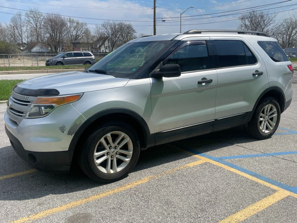 Photo 4 of this FORD EXPLORER