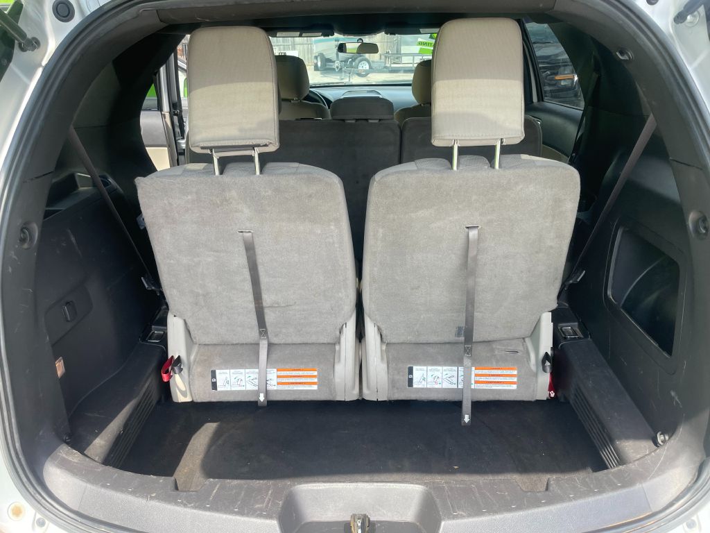 Photo 10 of this FORD EXPLORER