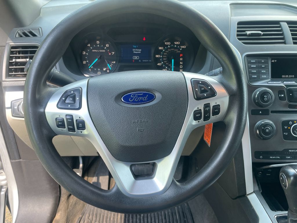 Photo 11 of this FORD EXPLORER